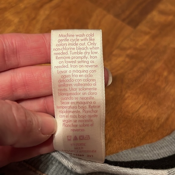 Like new Secret Treasures animal print sweatshirt - Picture 4 of 11